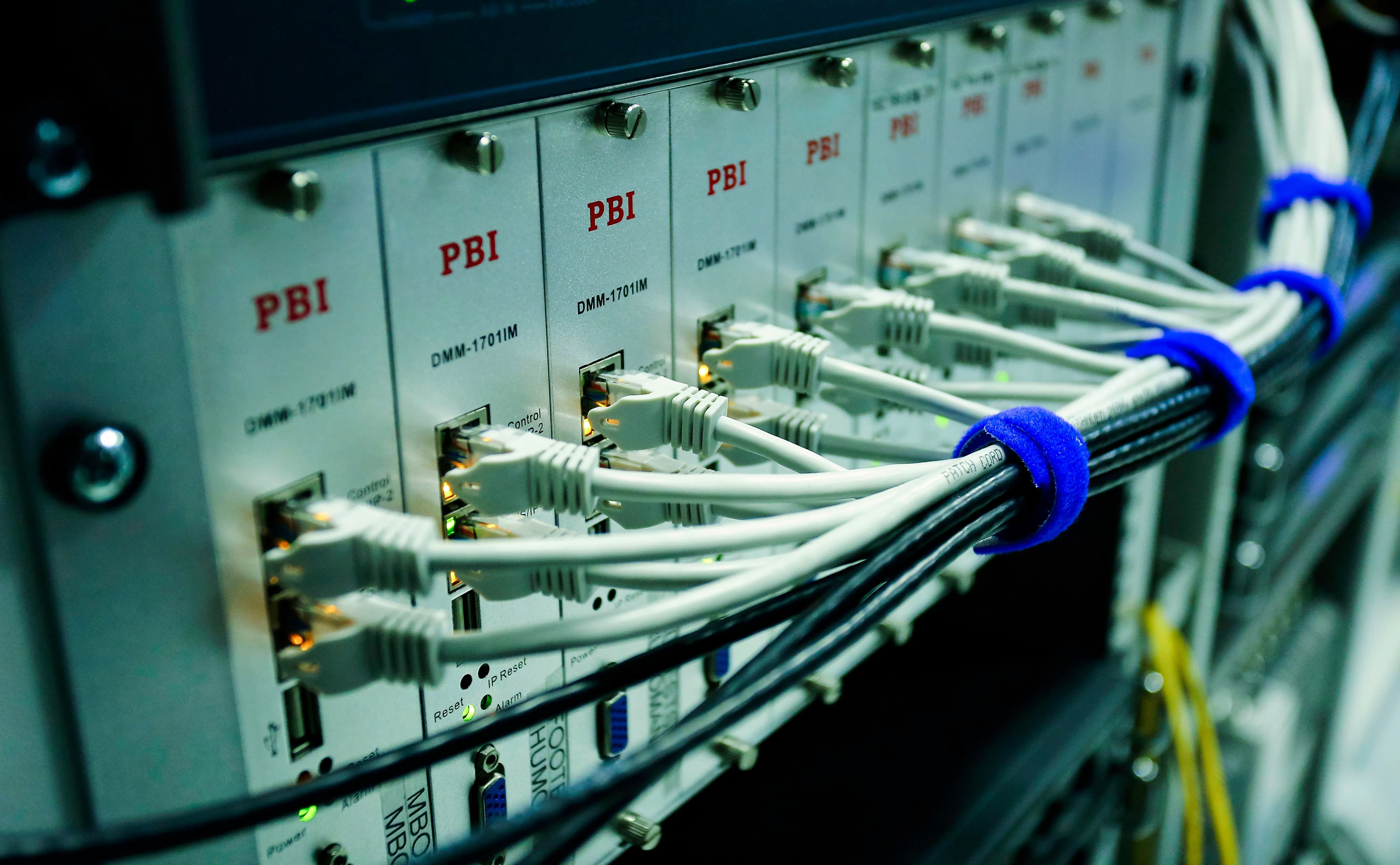 Cables & Connectors